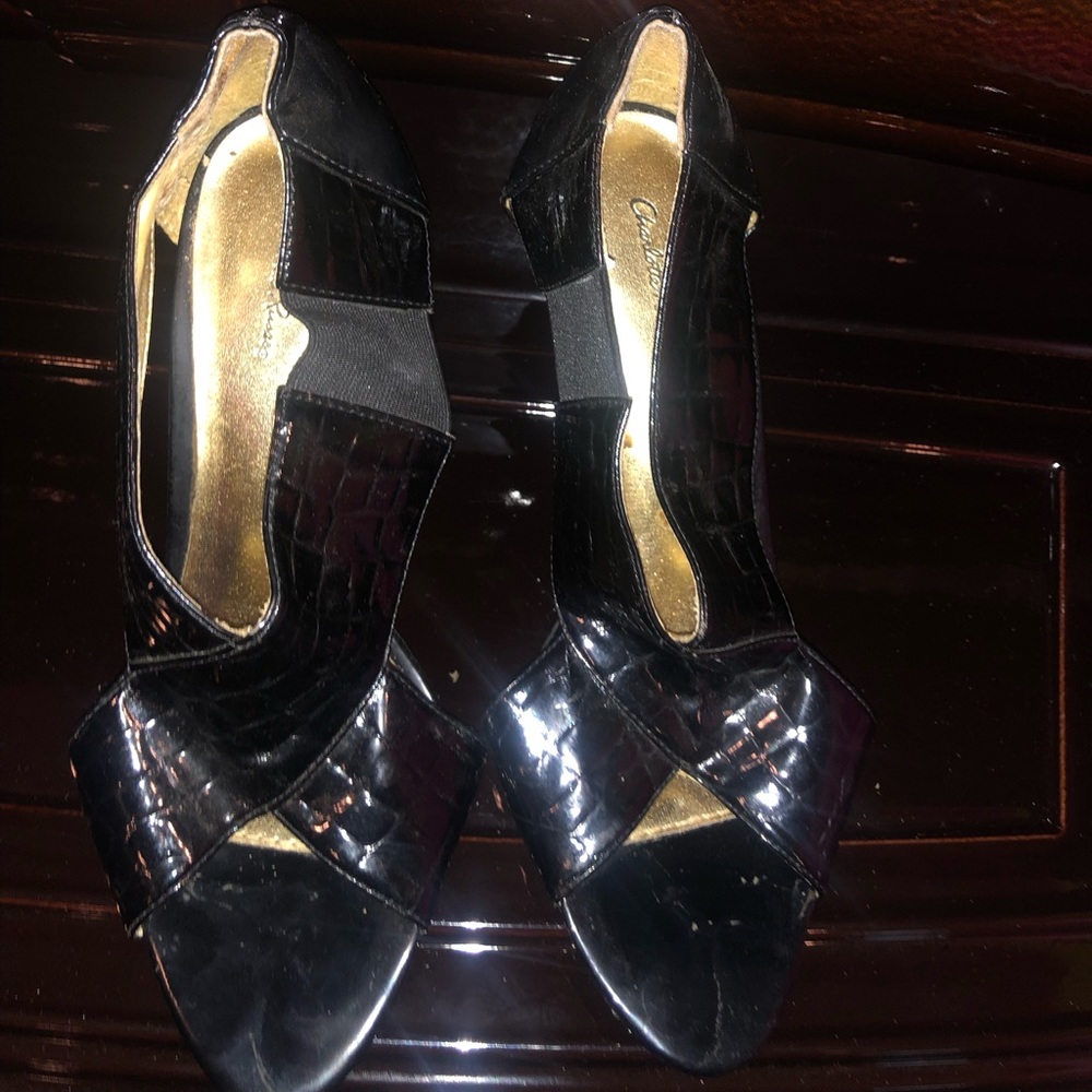 Black Patent-Shine Criss-Cross Open Heeled Sandals